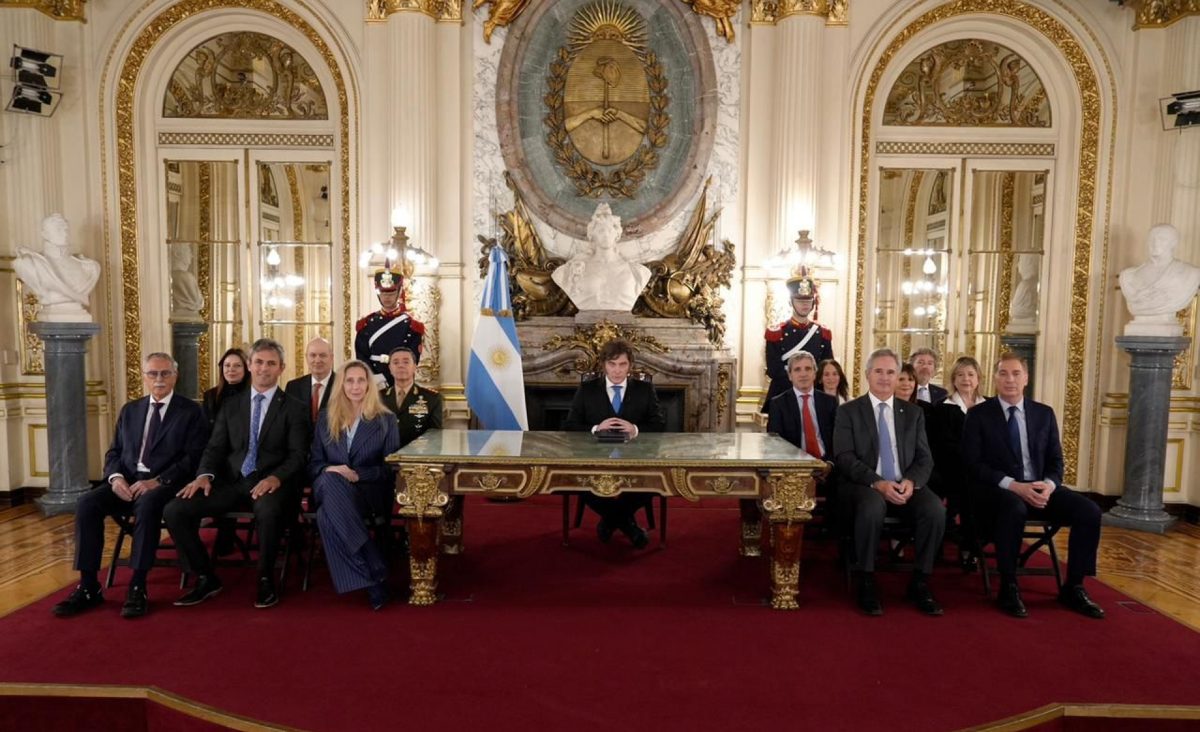 Six in 10 Argentines Say Milei's Malvinas Shift Is Political Calculation, New Poll Finds